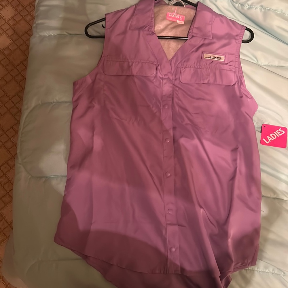 Women’s Habit Vented Shirt